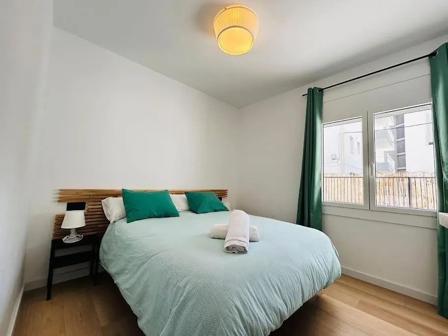 Apartamentos Aquarium - 0# - Totalmente Renovado Roses 0*,